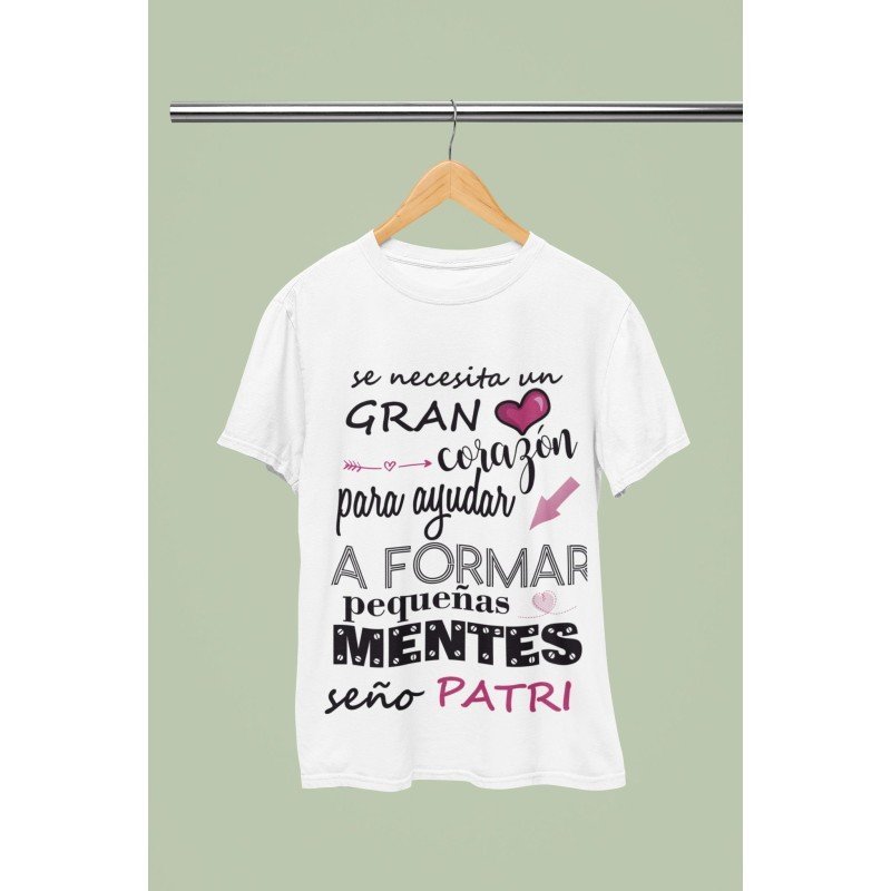 CAMISETA PEQUEÑAS MENTES