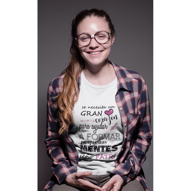 CAMISETA PEQUEÑAS MENTES