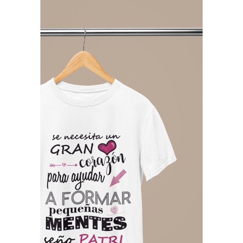 CAMISETA PEQUEÑAS MENTES