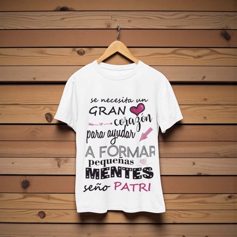CAMISETA PEQUEÑAS MENTES