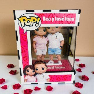 FUNKO DE MADERA EDICION CORAZONES
