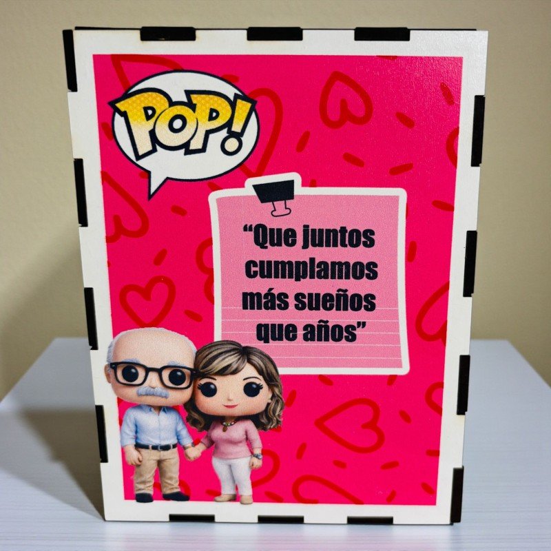 FUNKO DE MADERA EDICION CORAZONES