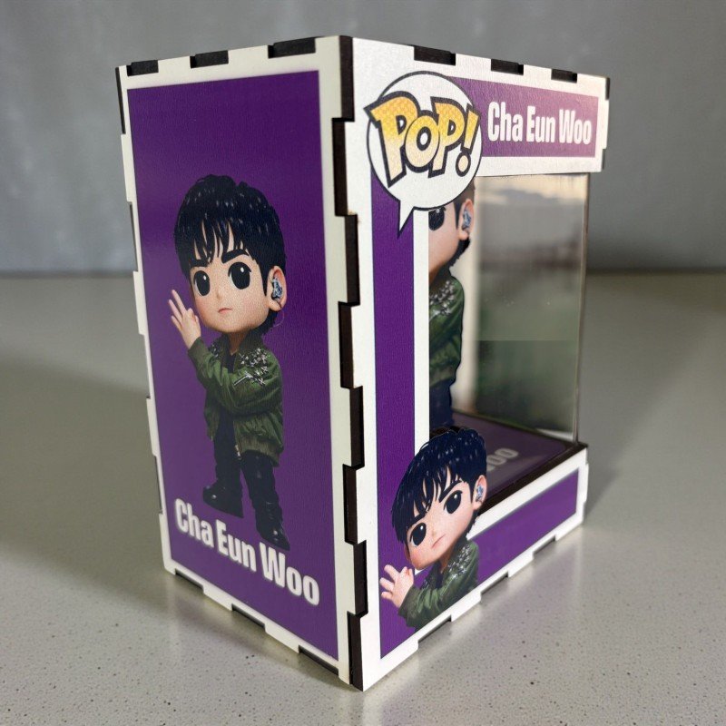 FUNKO DE MADERA CANTANTE