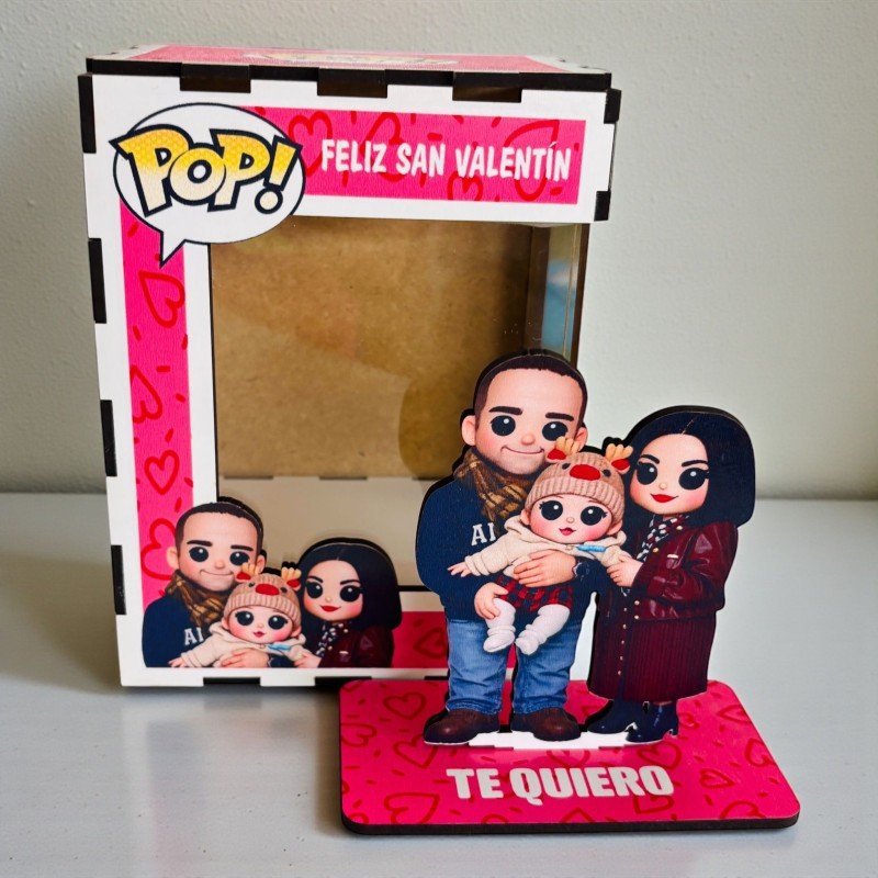 FUNKO DE MADERA EDICION CORAZONES