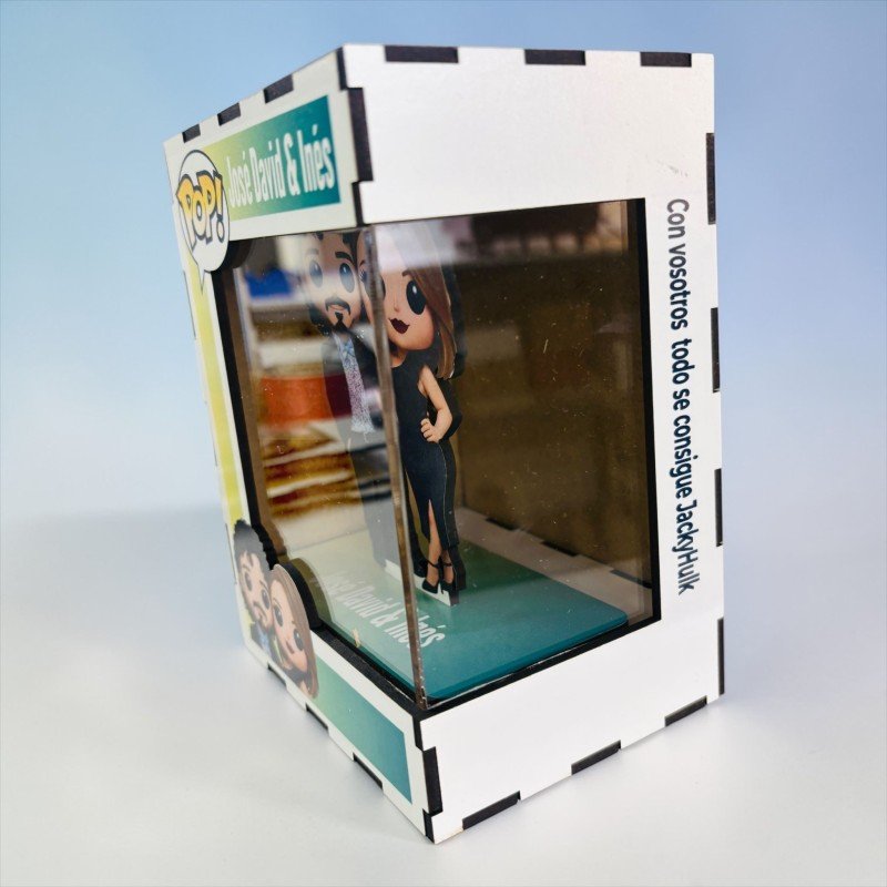 FUNKO DE MADERA PERSONALIZADO