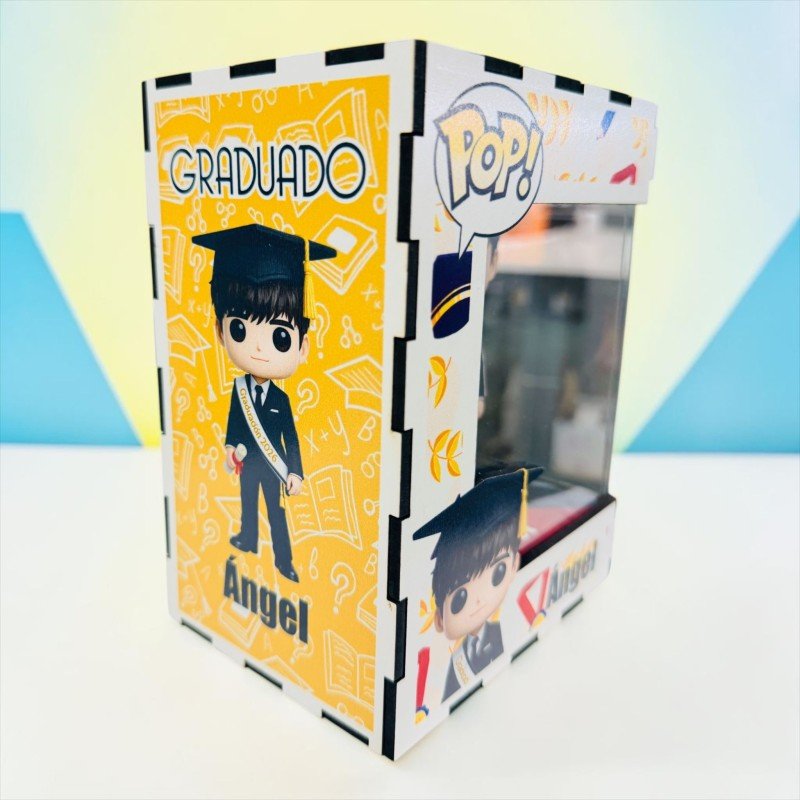 FUNKO DE MADERA EDICIÓN GRADUACIÓN