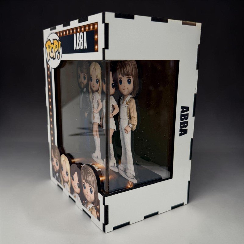 FUNKO DE MADERA CANTANTE
