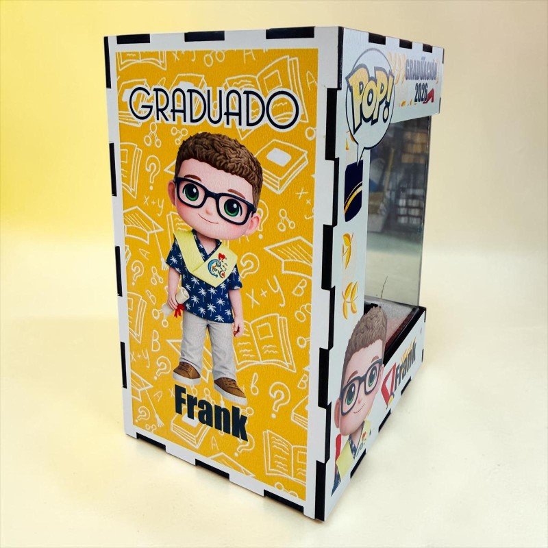 FUNKO DE MADERA EDICIÓN GRADUACIÓN