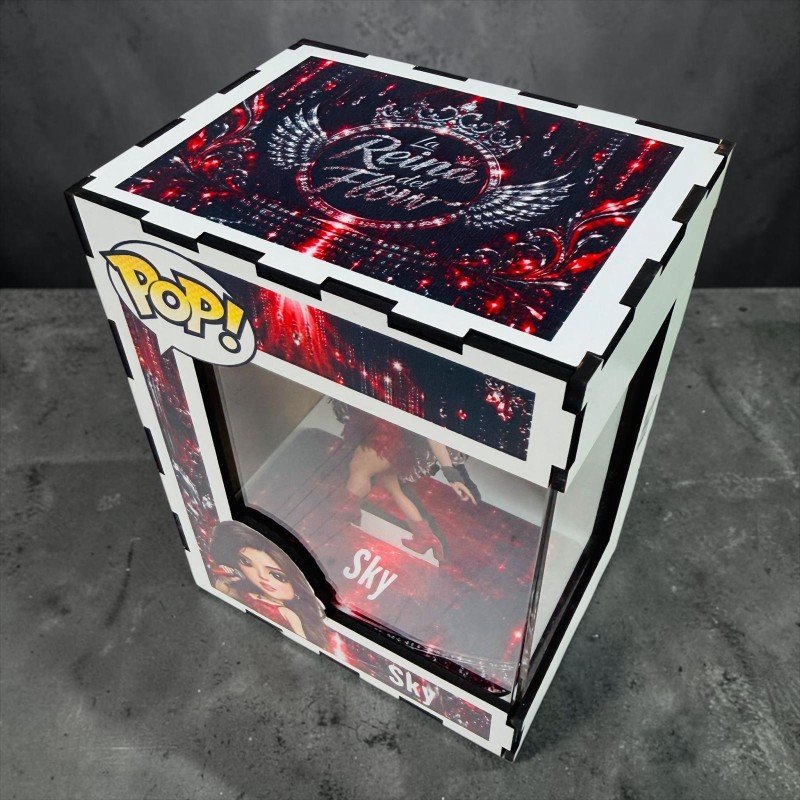 FUNKO DE MADERA EDICIÓN LA REINA DEL FLOW
