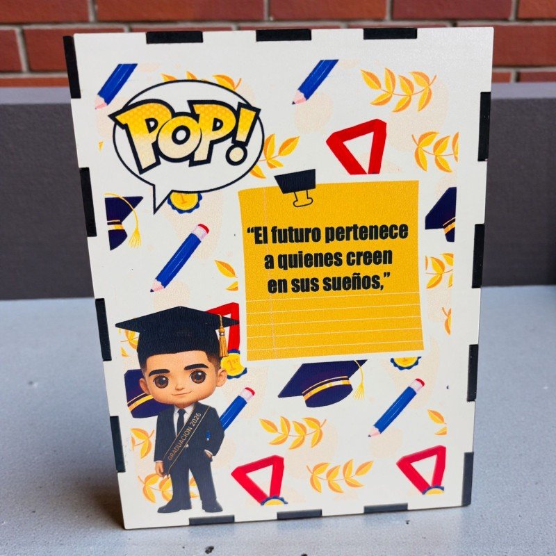 FUNKO DE MADERA EDICIÓN GRADUACIÓN