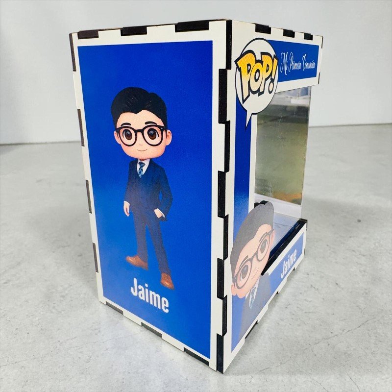 FUNKO DE MADERA PERSONALIZADO COMUNIÓN