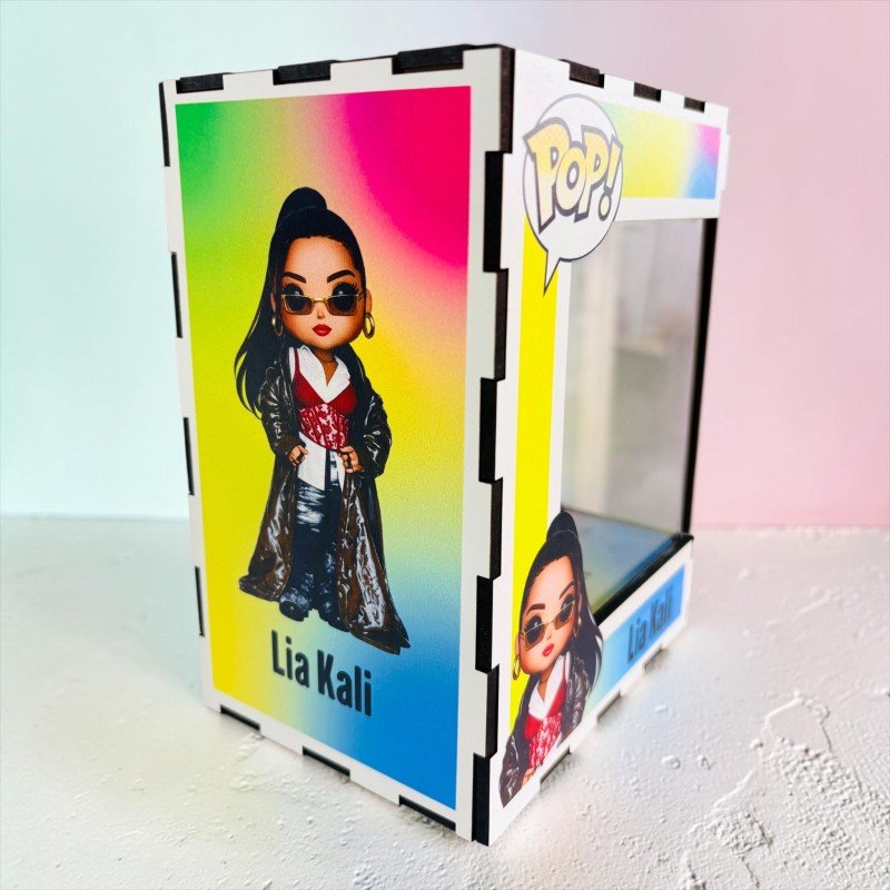 FUNKO DE MADERA CANTANTE