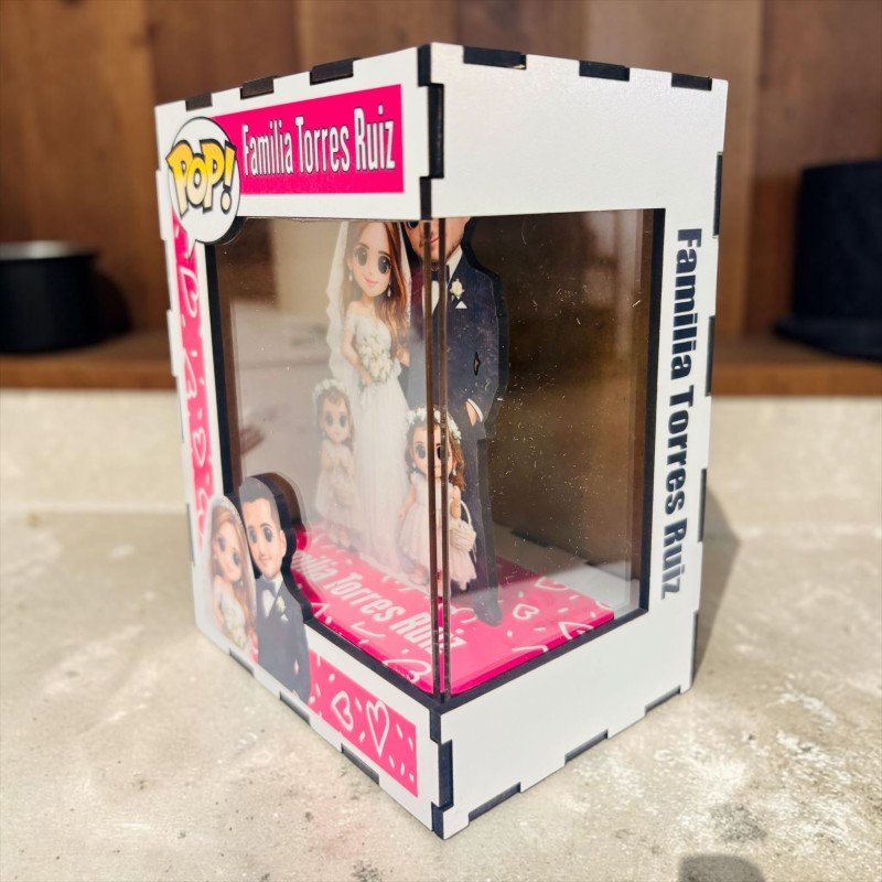 FUNKO DE MADERA EDICION CORAZONES