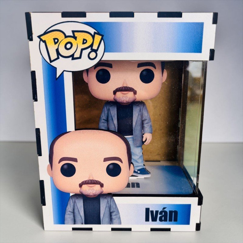 FUNKO DE MADERA PERSONALIZADO