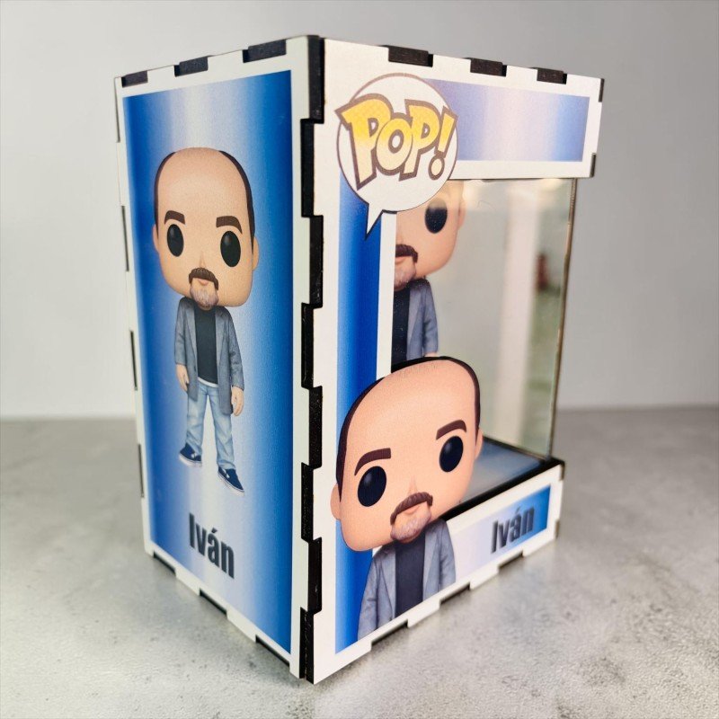 FUNKO DE MADERA PERSONALIZADO