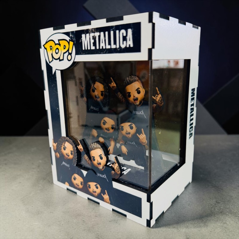 FUNKO DE MADERA CANTANTE