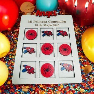 TRES EN RAYA PERSONAJES