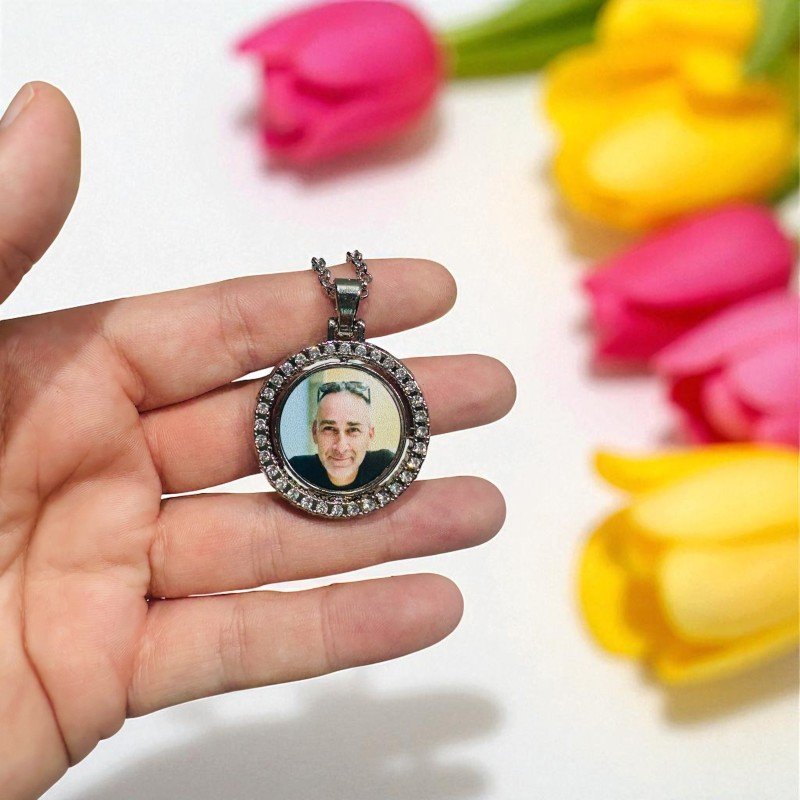 CADENA Y MEDALLA GIRATORIA CON BRILLANTES